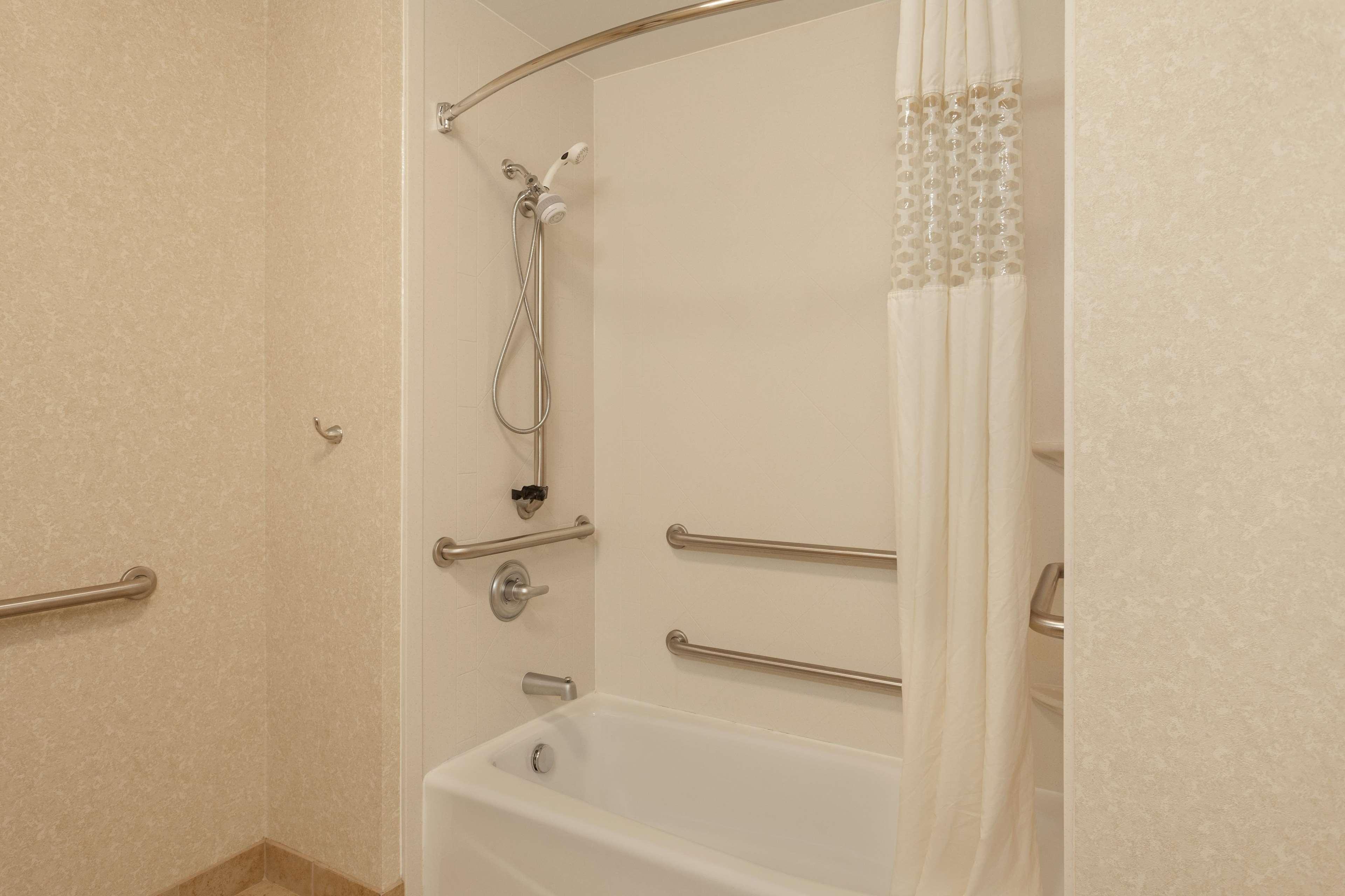 Hampton Inn Detroit Roseville Clinton Township Eksteriør bilde