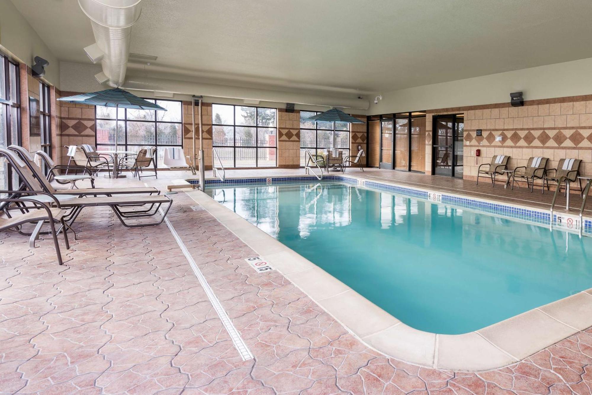 Hampton Inn Detroit Roseville Clinton Township Eksteriør bilde